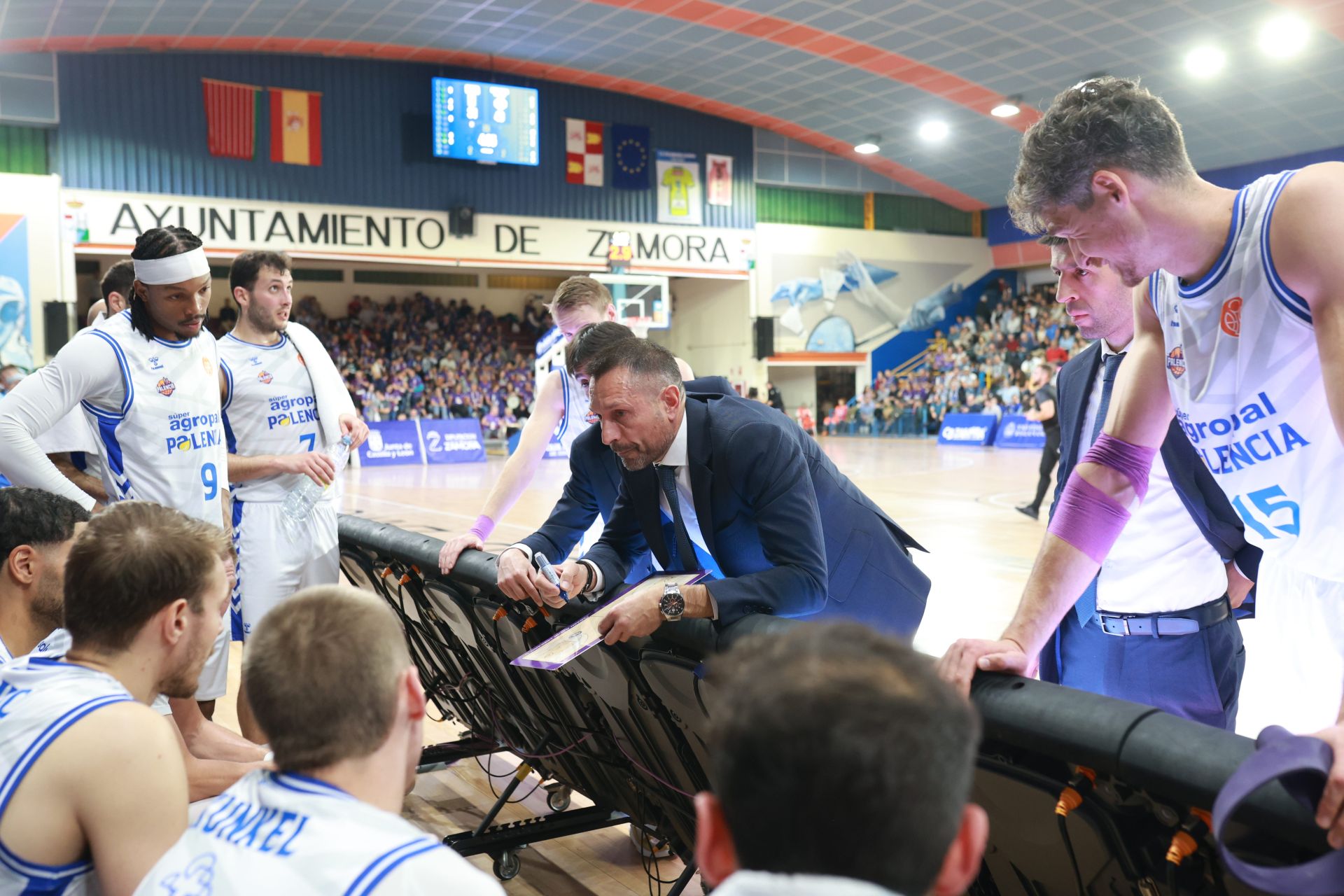 Caja Rural Zamora 77-102 Súper Agropal Palencia