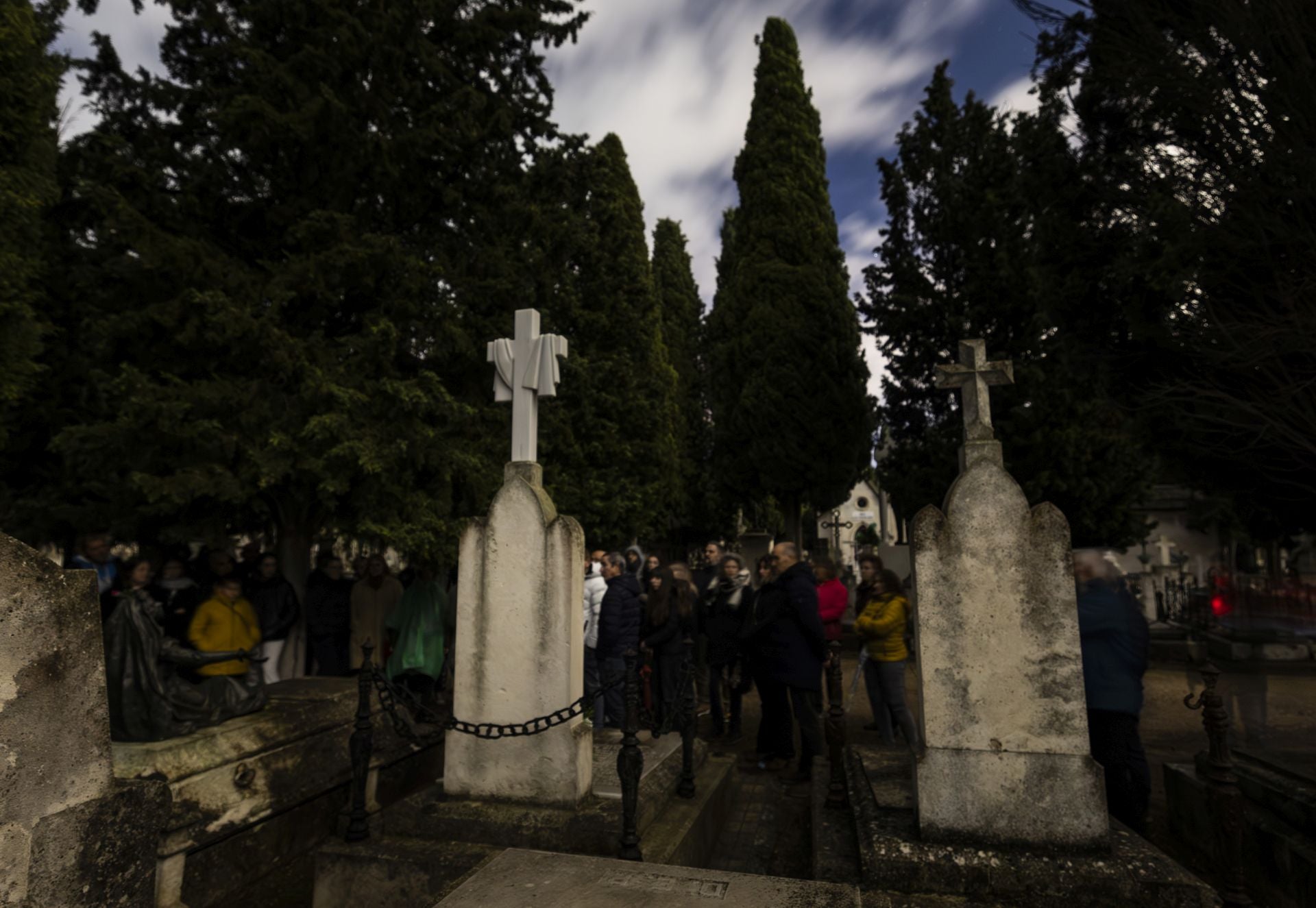Las imágenes de la ruta guiada en el cementerio de El Carmen