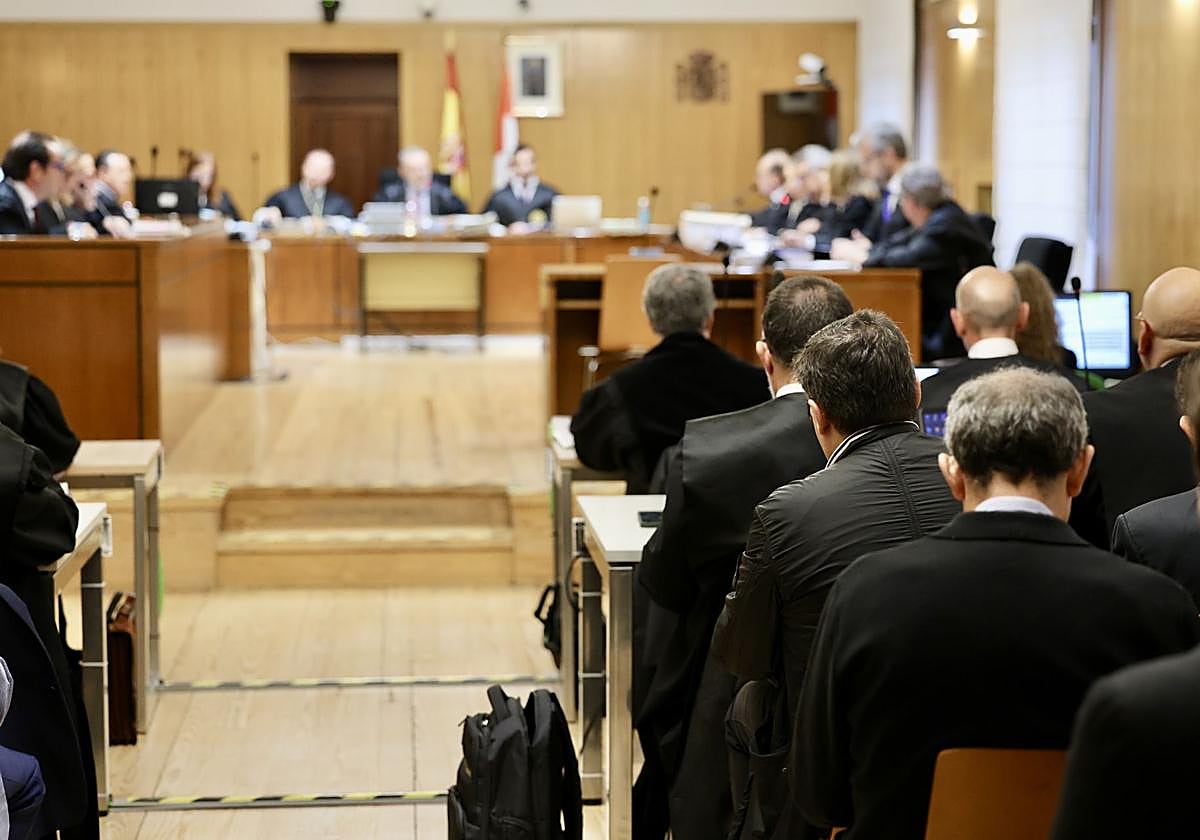 Inicio del juicio por la trama eólica, el pasado septiembre en la Audiencia de Valladolid.