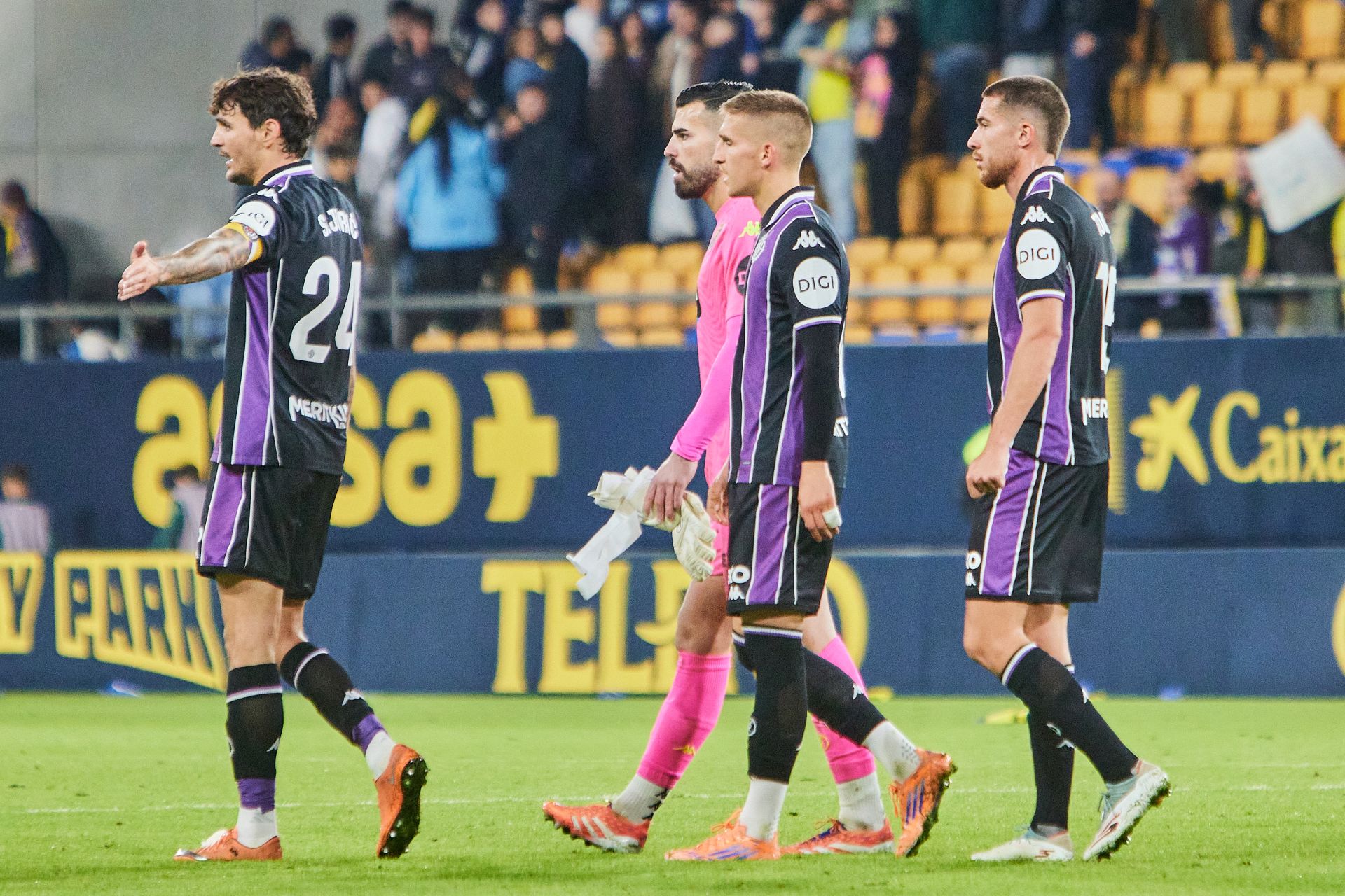 El partido entre el Cádiz y el Real Valladolid, en imágenes (1/2)