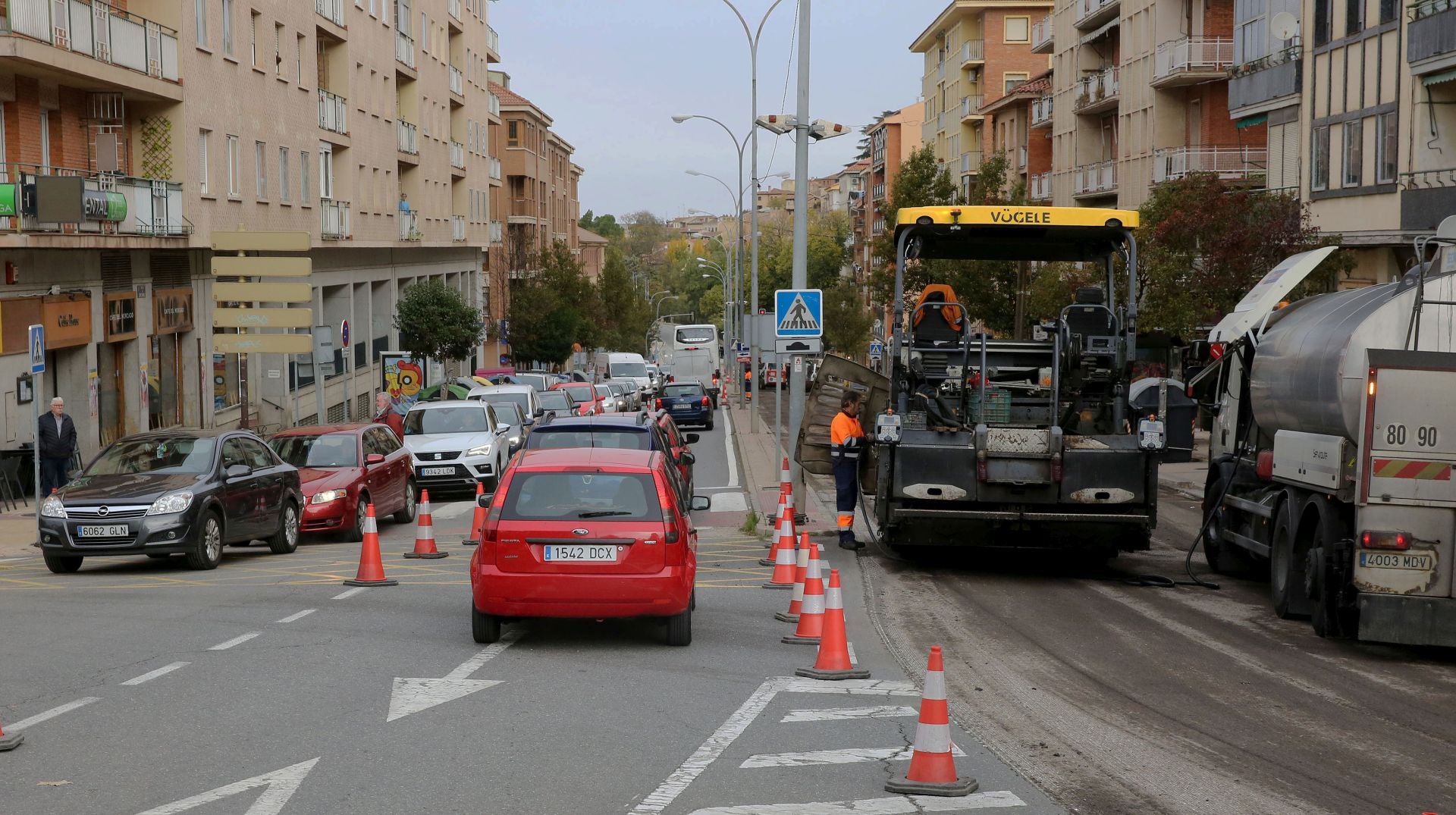 Fotos de los atascos en Ezequiel González por las obras