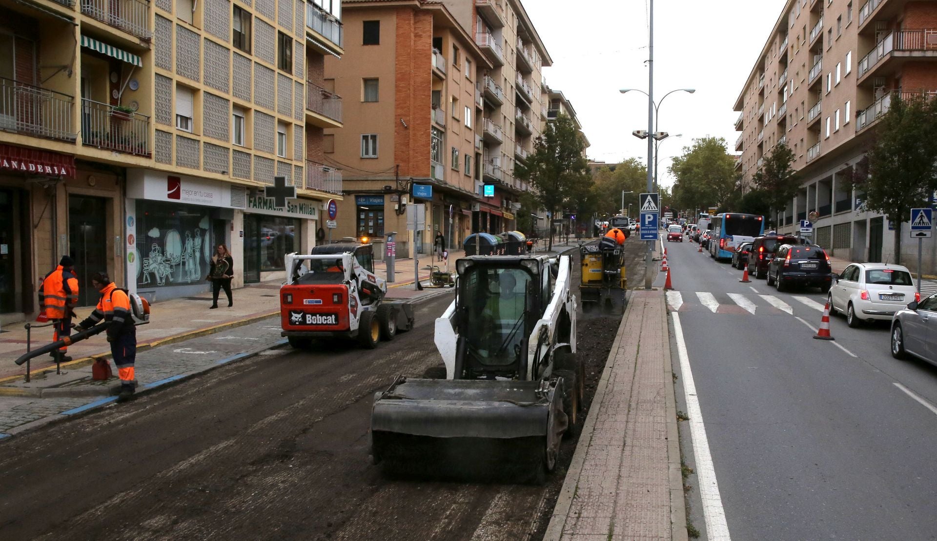 Fotos de los atascos en Ezequiel González por las obras