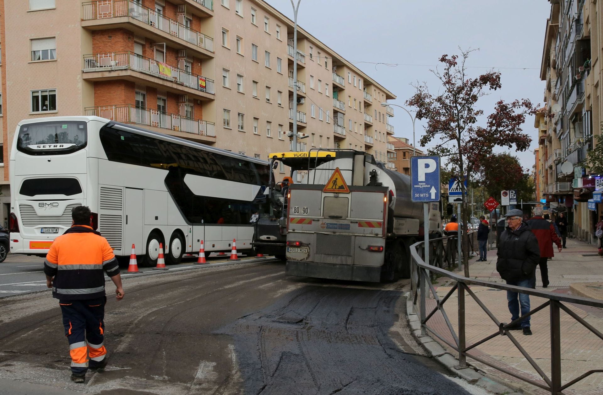 Fotos de los atascos en Ezequiel González por las obras