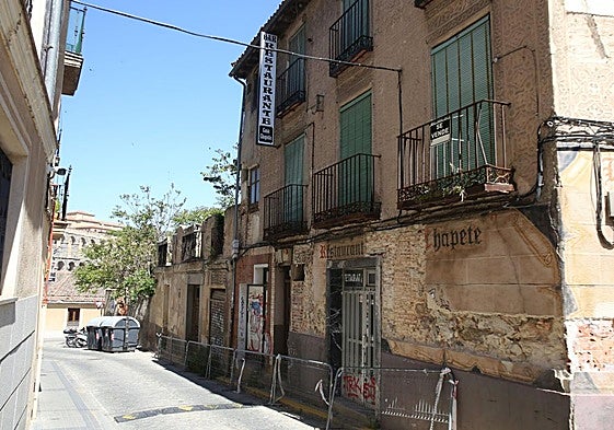 Edificio situado en la calle Ochoa Ondátegui.