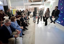 Presentación de la oferta turística y cultural de Palencia en una pasada feria de Intur.