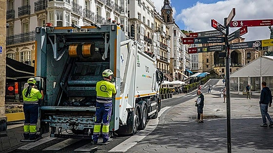 Facua lanza una plataforma para reclamar la devolución de la tasa de basuras en seis capitales de Castilla y León