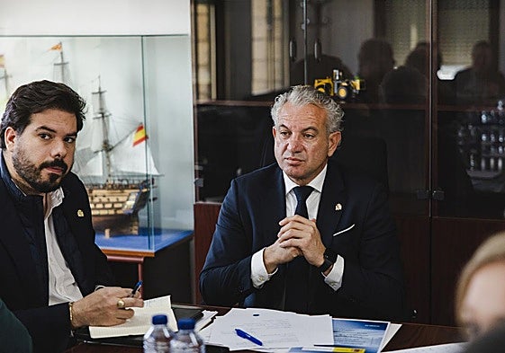 Nicanor Sen, junto al subdelegado del Gobierno en Palencia, Eduardo Santiago.