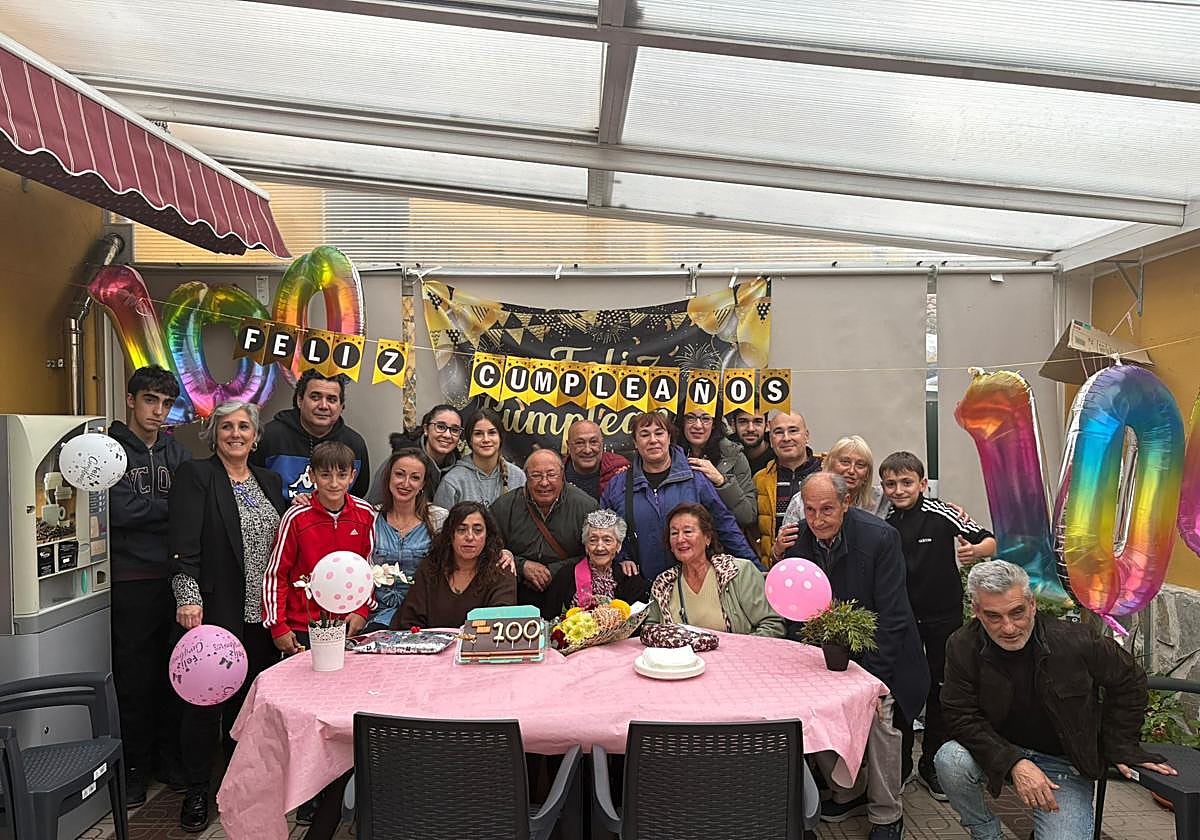 Momento de celebración en la residencia Rosal del Atrio.