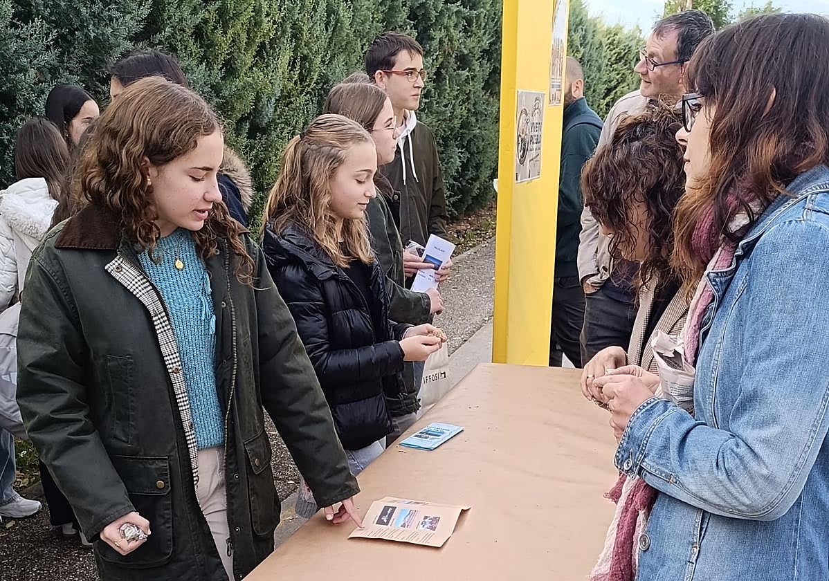 Alumno del IES Santo Tomás de Aquino de Íscar durante una de las actividades organizadas.