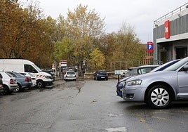 Aparcamiento en la avenida de la Constitución donde ha tenido lugar la detención.