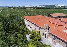 Exterior de las instalaciones de la bodega vallisoletana Vega Sicilia.