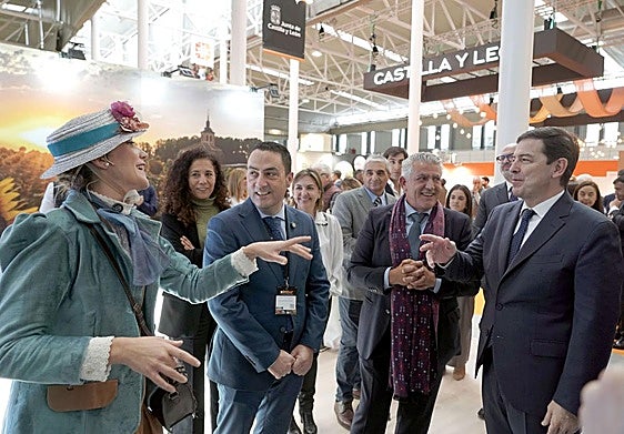 El presidente de la Junta de Castilla y León, Alfonso Fernández Mañueco, visitó este viernes la inauguración de la feria.