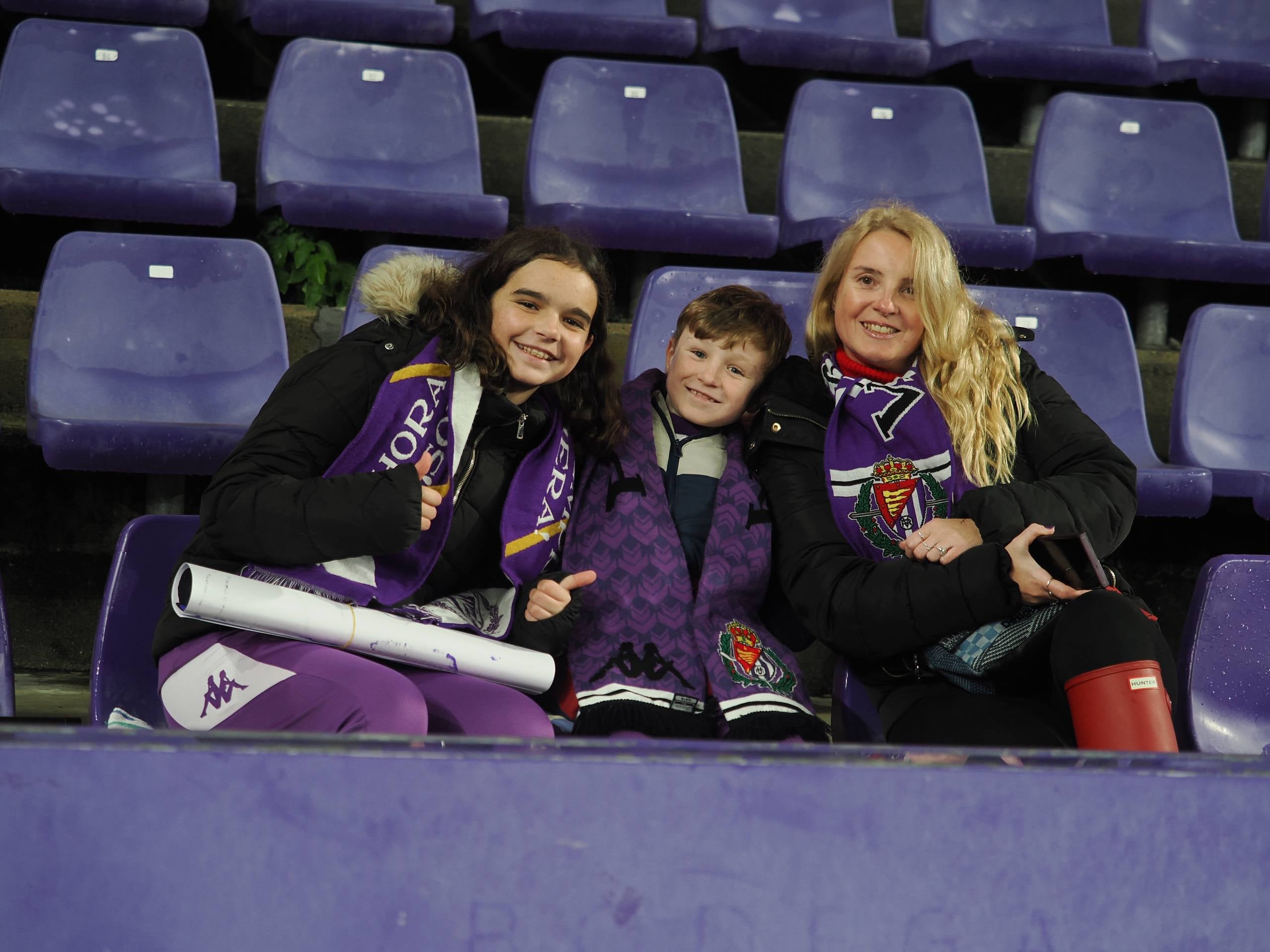 Búscate en la grada del estadio José Zorrilla (1/5)