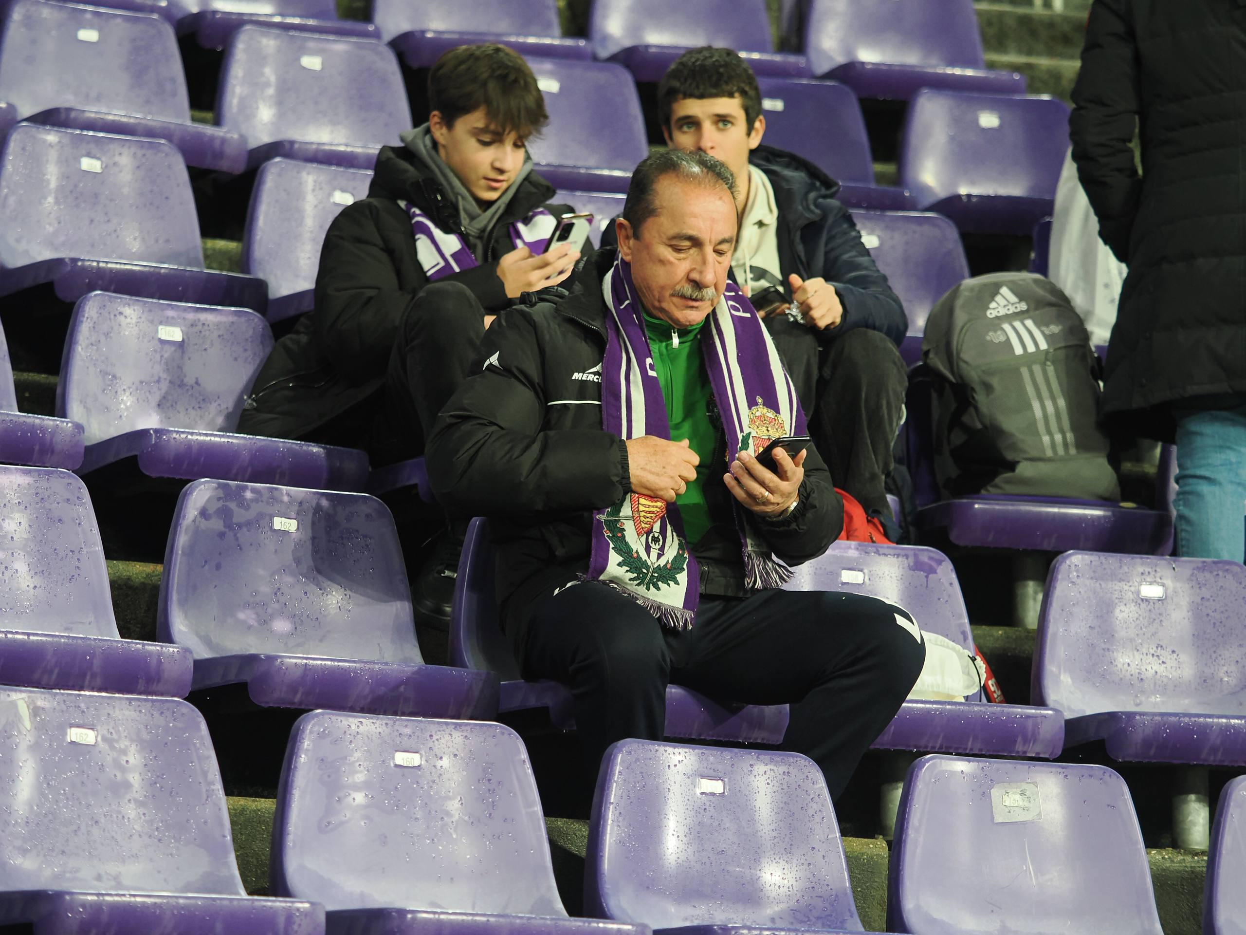 Búscate en la grada del estadio José Zorrilla (5/5)