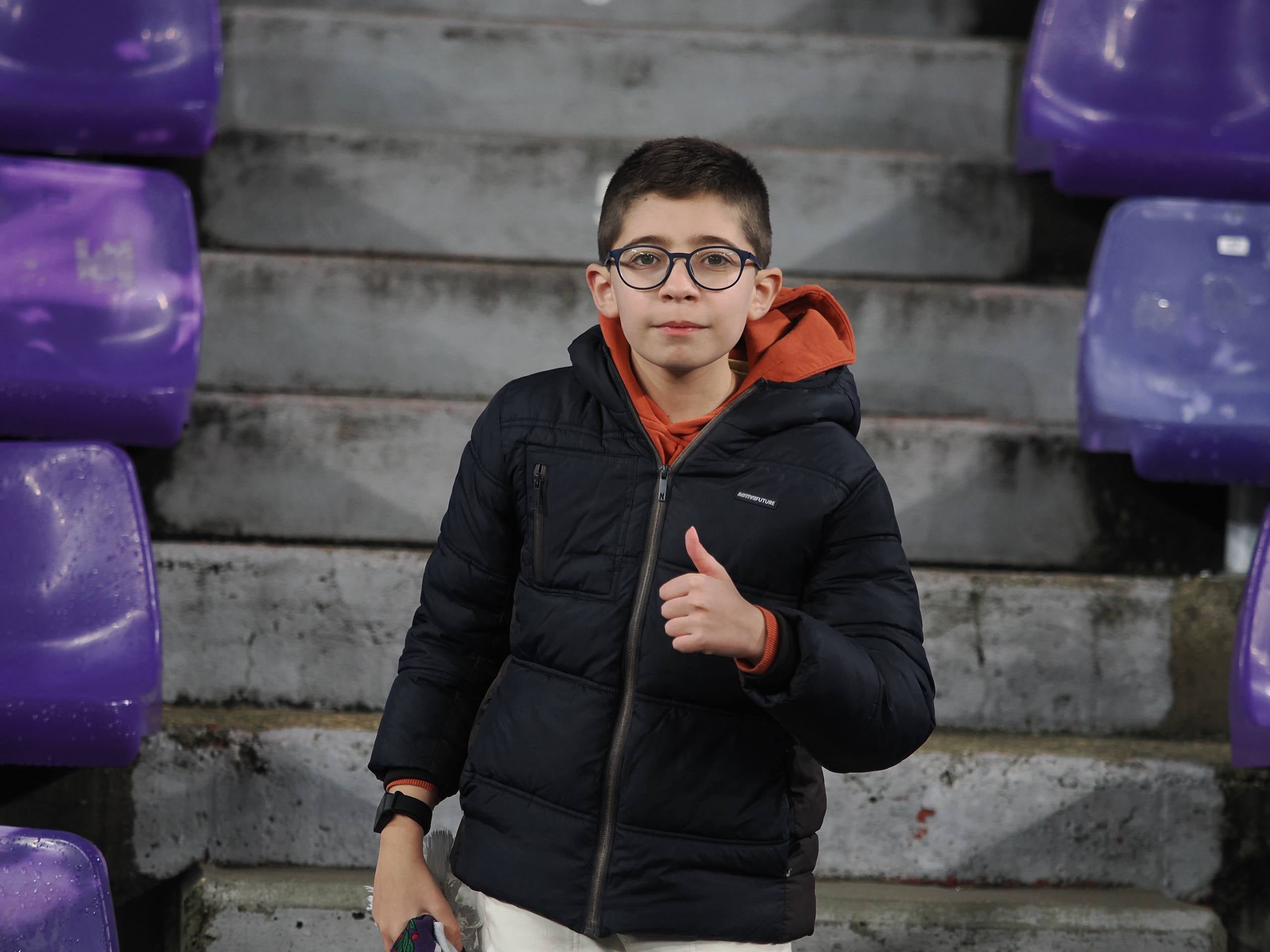 Búscate en la grada del estadio José Zorrilla (1/5)