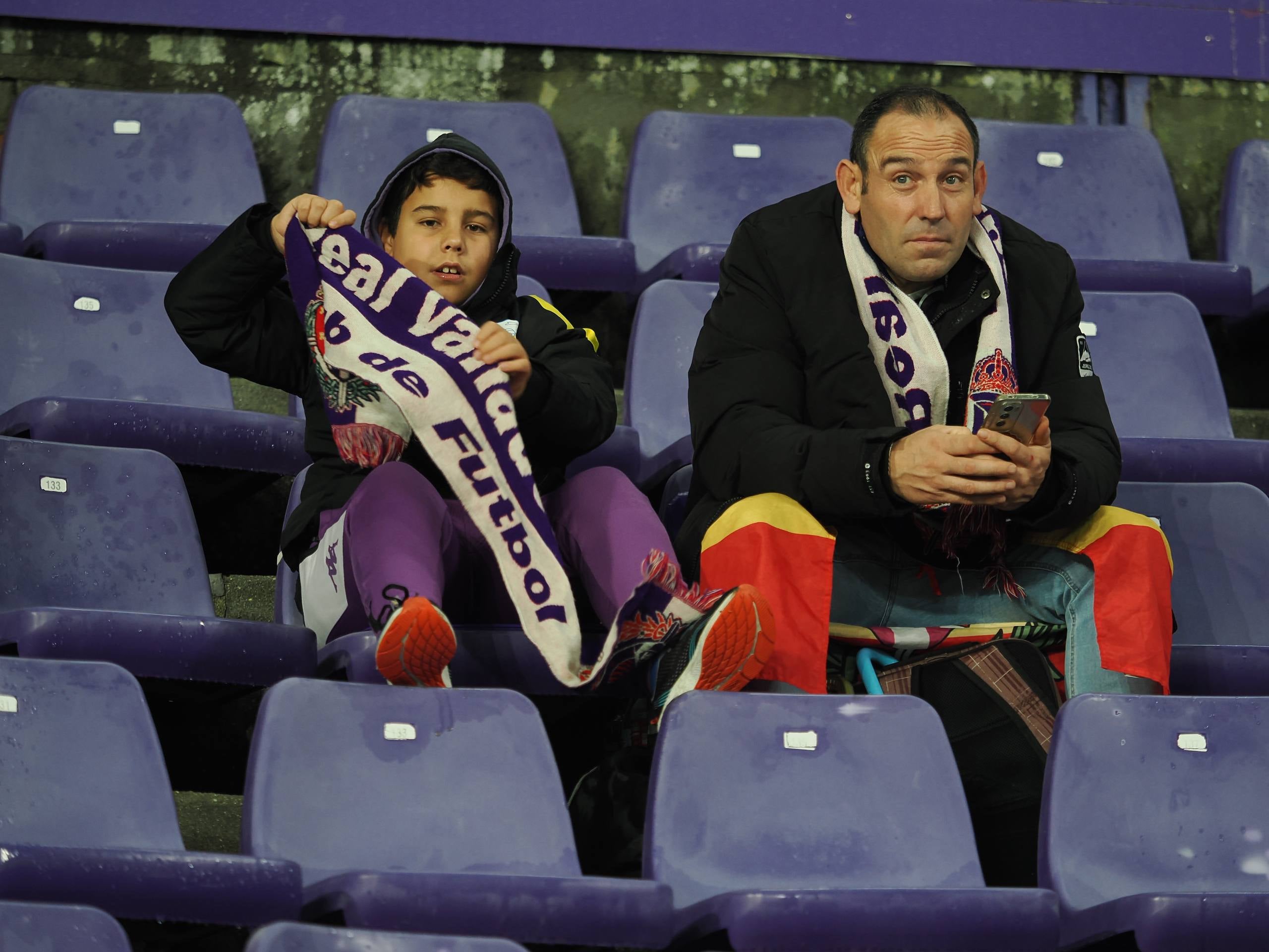 Búscate en la grada del estadio José Zorrilla (1/5)
