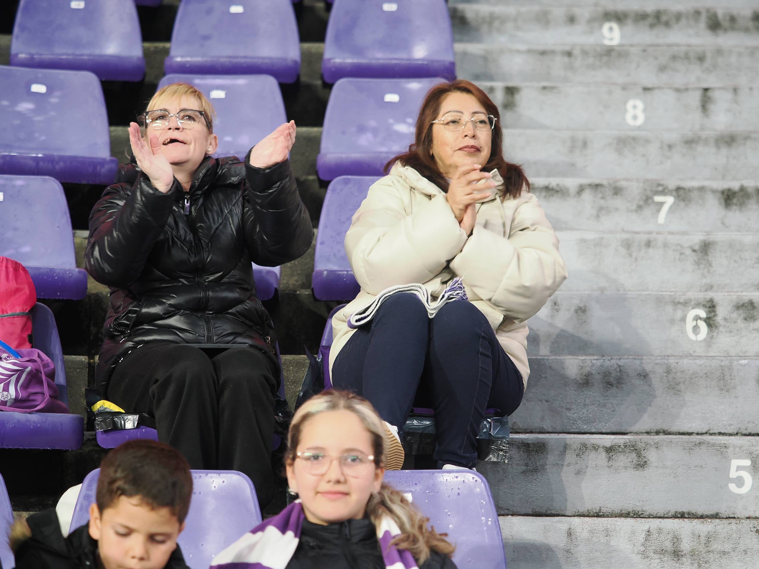 Búscate en la grada del estadio José Zorrilla (2/5)