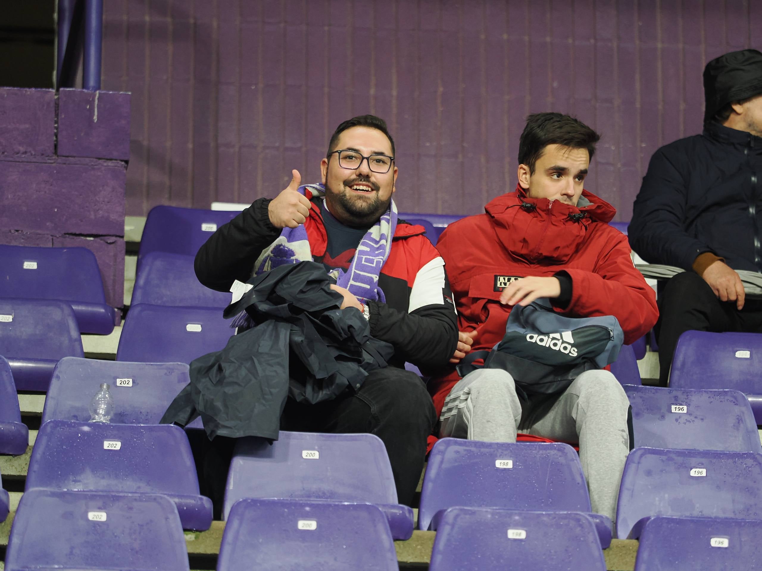 Búscate en la grada del estadio José Zorrilla (2/5)