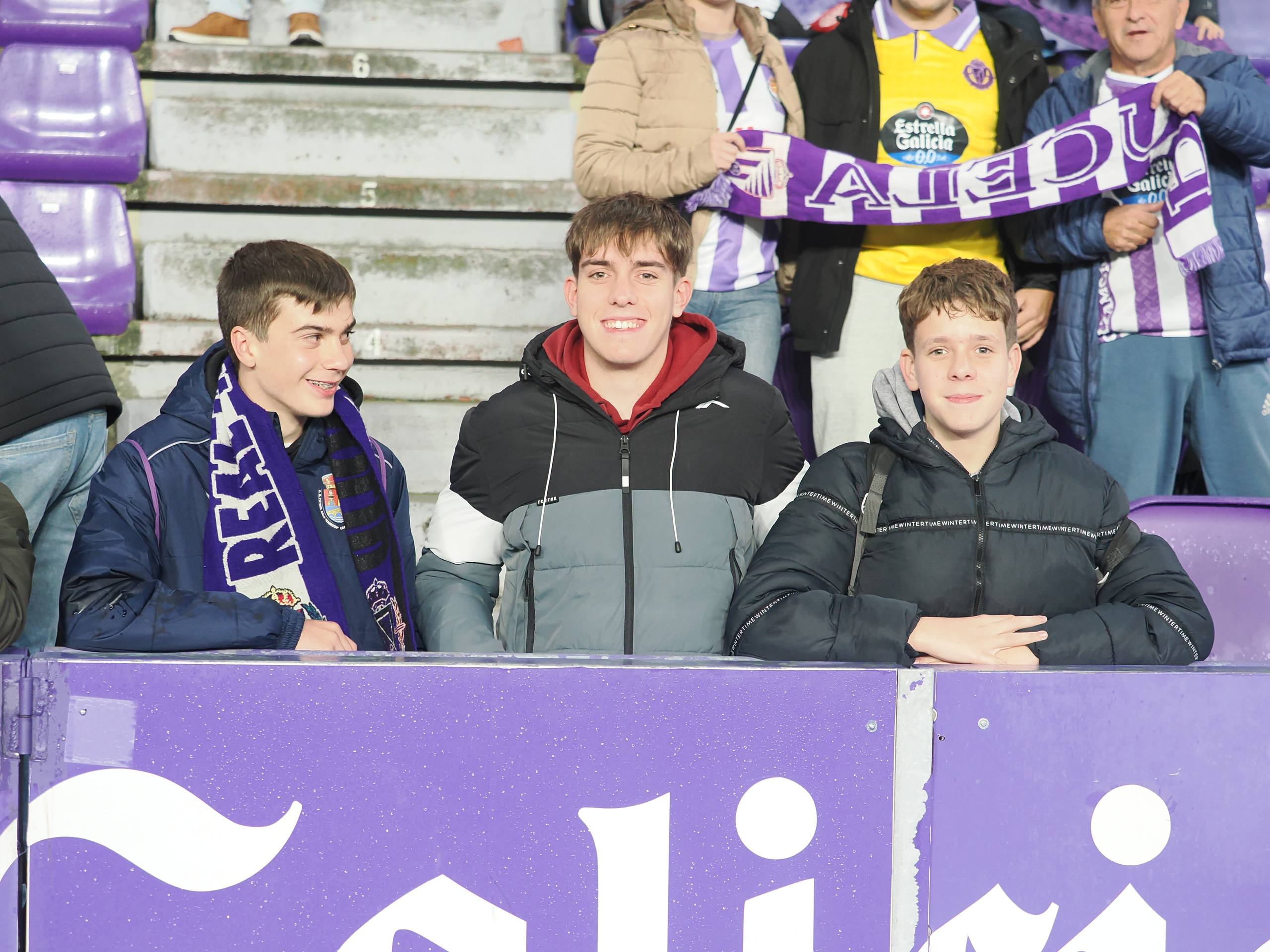 Búscate en la grada del estadio José Zorrilla (3/5)