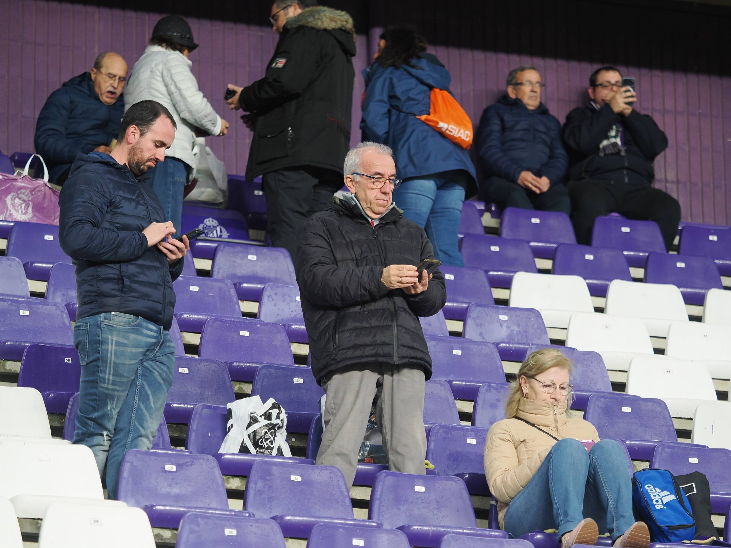 Búscate en la grada del estadio José Zorrilla (3/5)