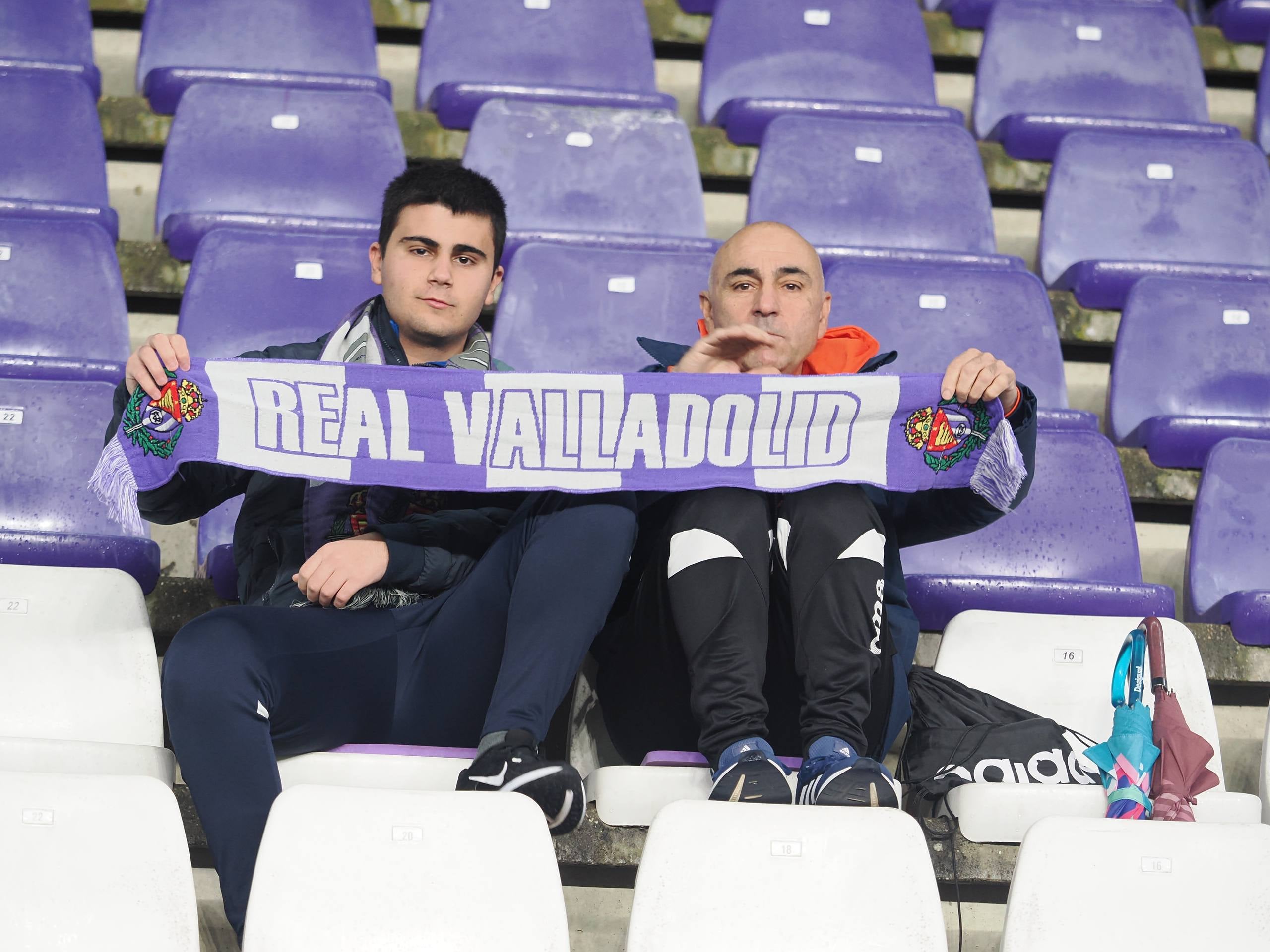 Búscate en la grada del estadio José Zorrilla (3/5)
