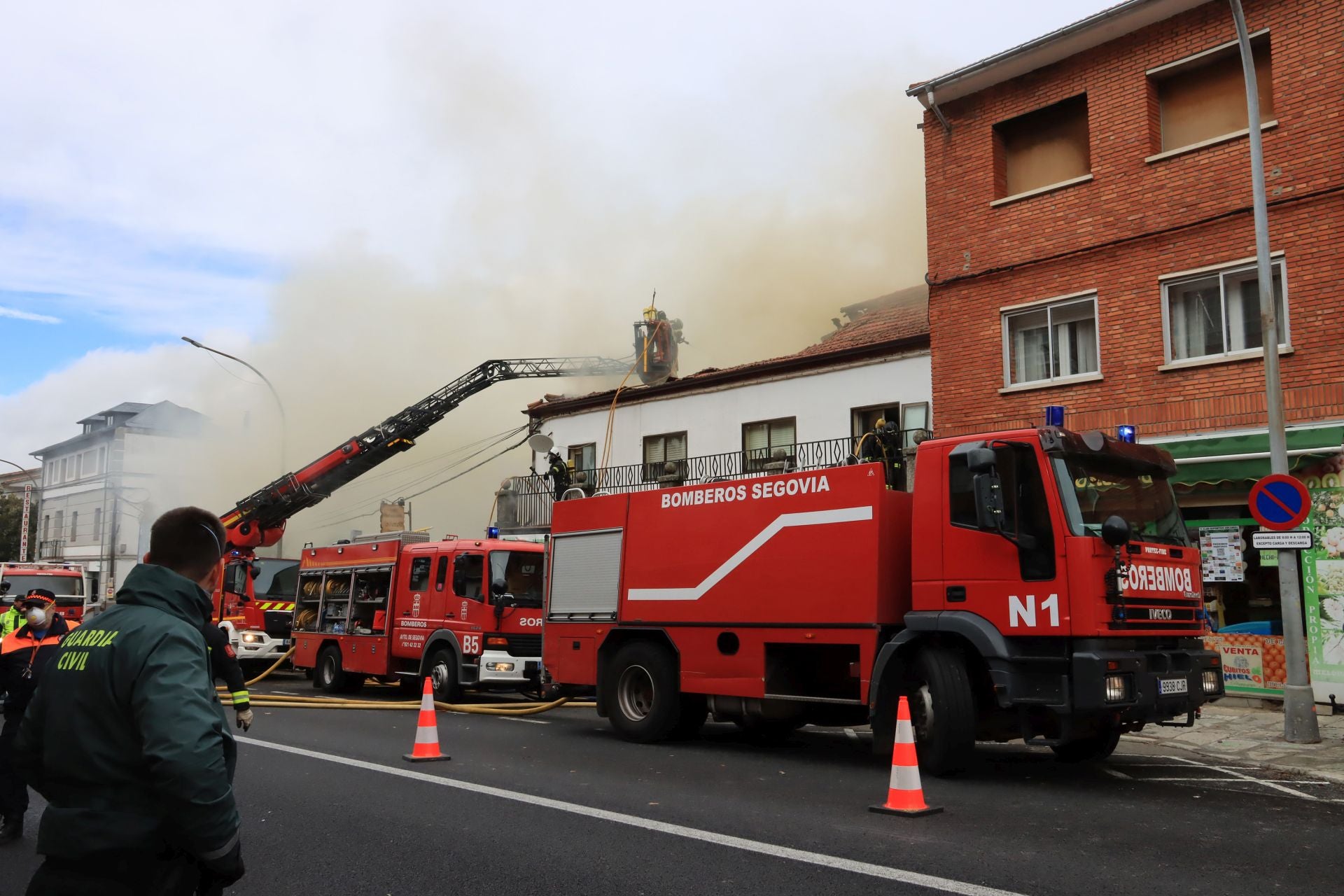 Fotos del incendio en la travesía de San Rafael