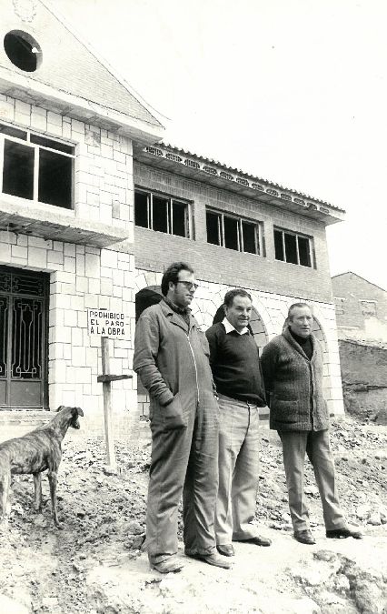 Construcción del Ayuntamiento de Castronuño. Marzo de 1979.