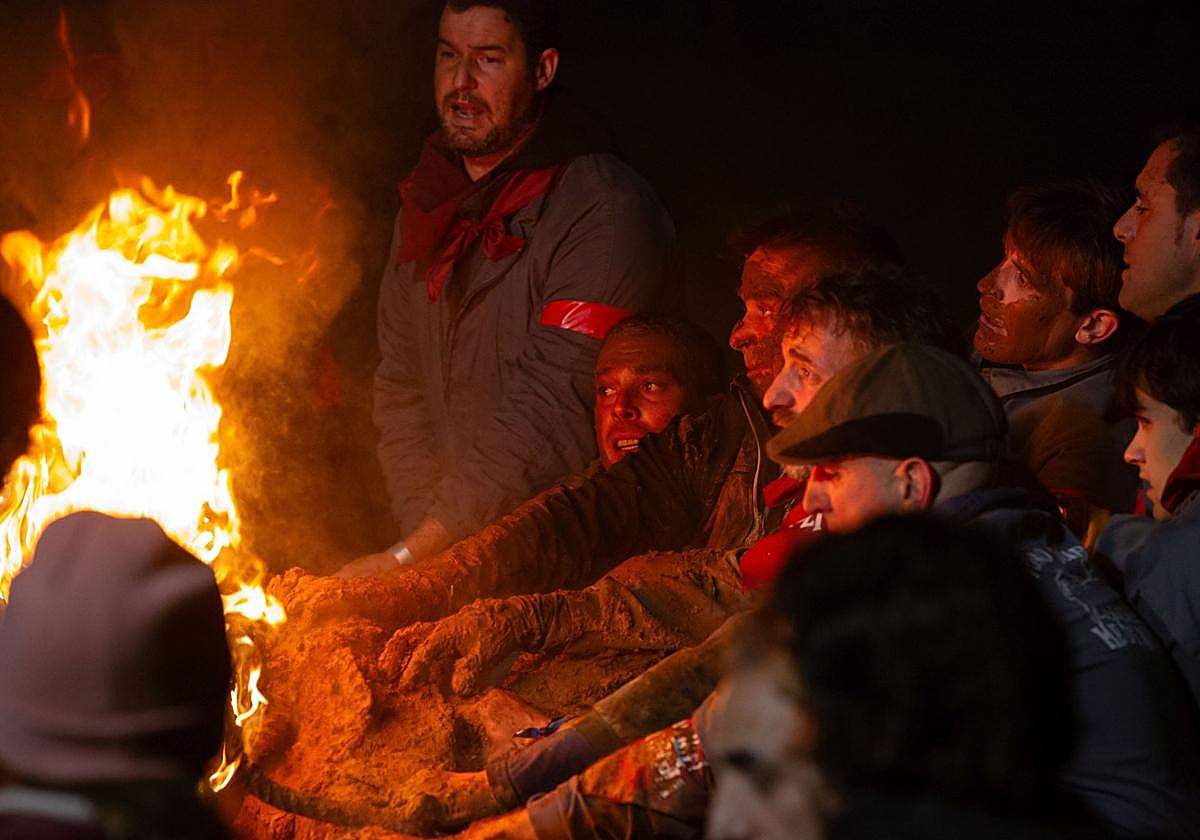 La res que protagonizó el Toro Jubilo en Medinaceli, con el embolado de las astas prendido la noche del sábado al domingo.