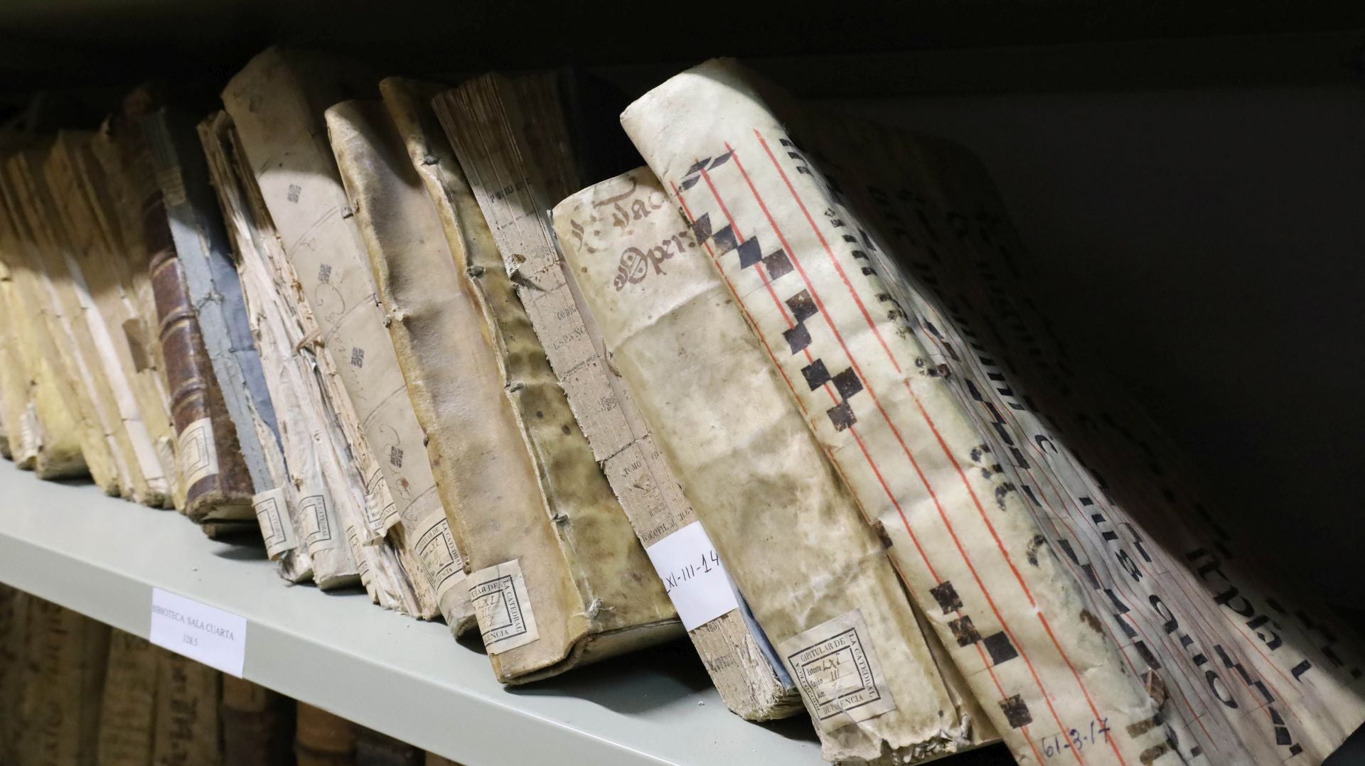 Así es la desconocida Biblioteca de la Catedral de Palencia