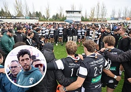 Los jugadores del Chami hacen corro entorno a Gorostiza al término del partido.