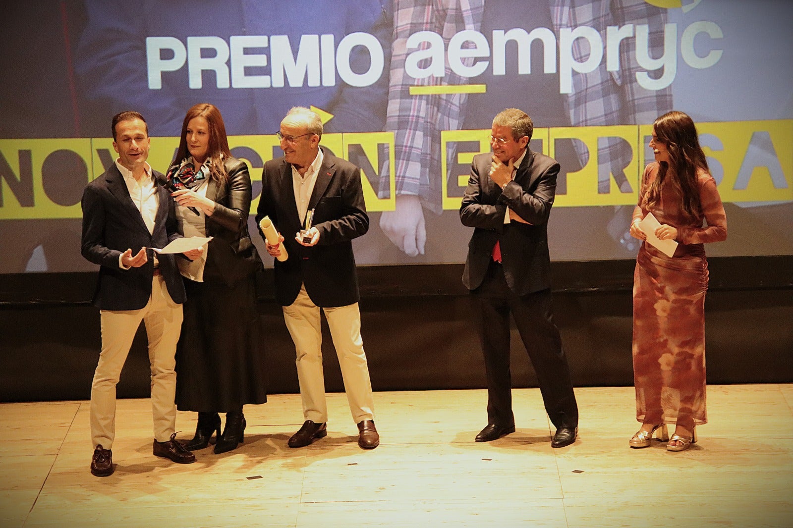 Merecido reconocimiento a la labor y el esfuerzo de las empresas de Rioseco y la comarca