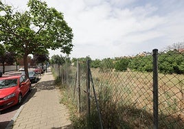 Parcela donde se levantará el nuevo desarrollo residencial con mayoría de VPO.