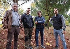Francisco Arranz, Francisco Javier Arranz, David Sanz y Jaime López, de la Asociación Castellana de Elaboradores de Piñón (Acep).