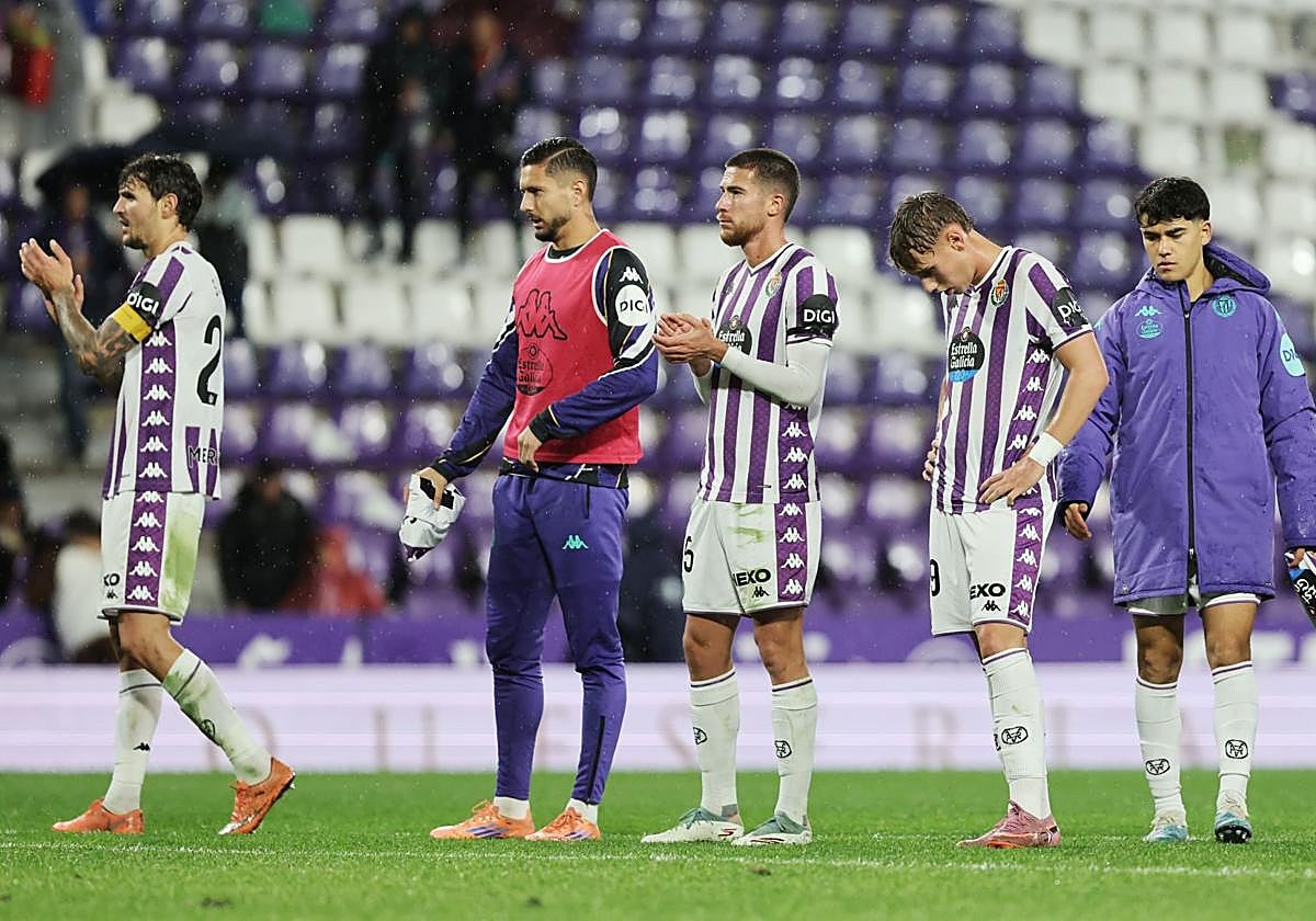 Juric, Javi Sánchez, Tomeo y Arnu se dirigen al Findo Norte al término del último partido.