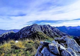 Muere un vecino de León al despeñarse en Asturias mientras realizaba una ruta