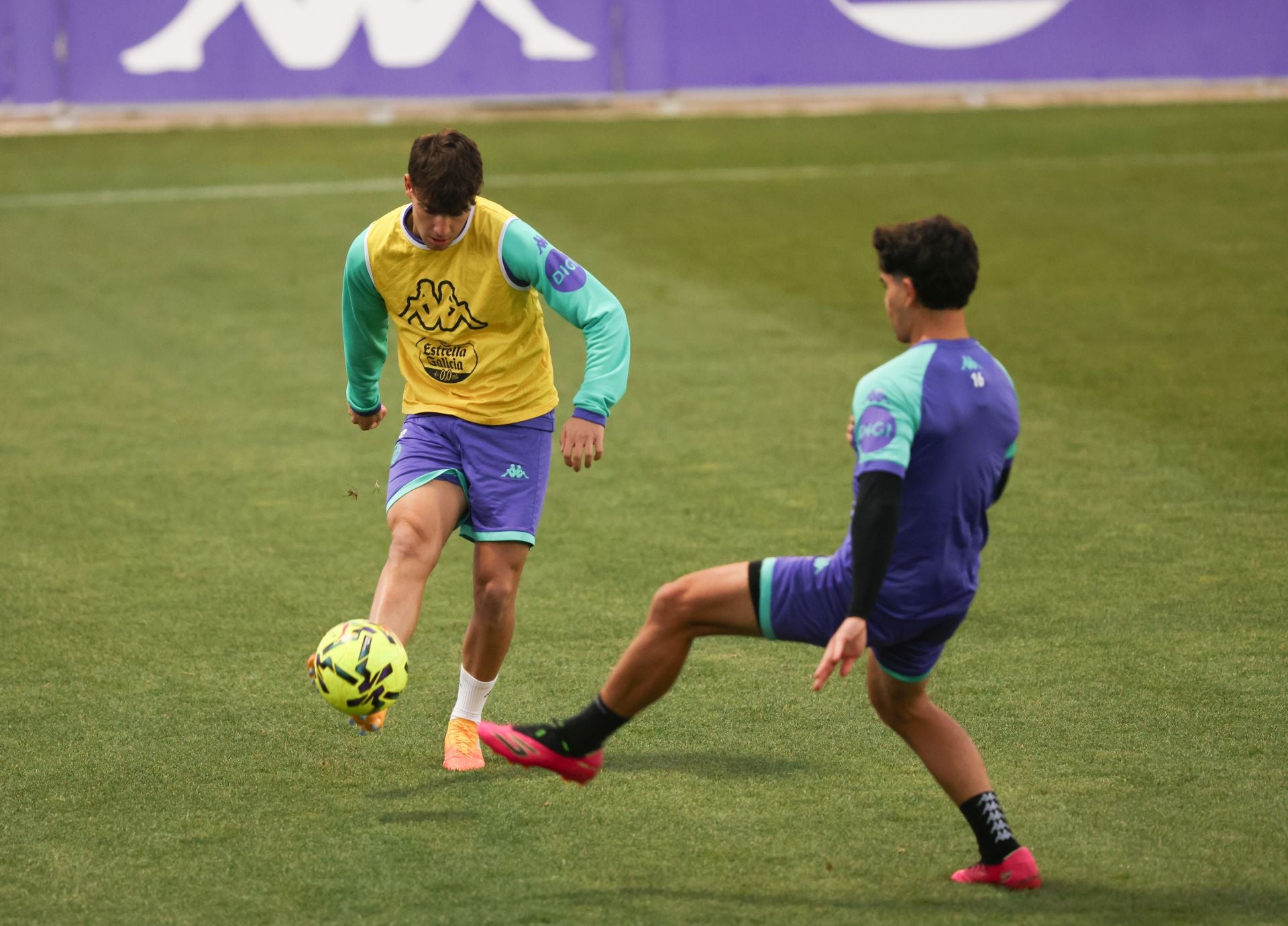 Las imágenes del entrenamiento del Real Valladolid con la ausencia de Almada