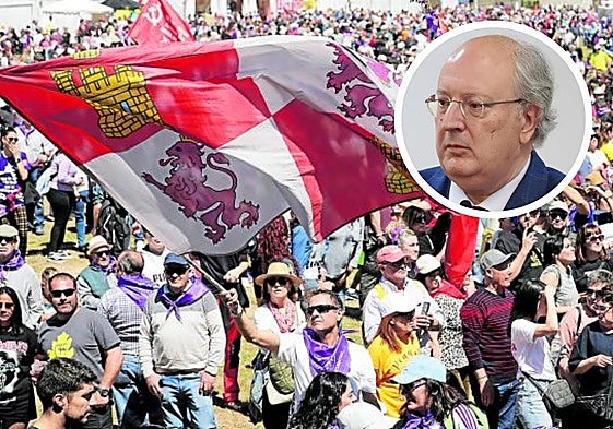 Celebración del día de la comunidad en Villalar el pasado 23 de abril. A la derecha, Enrique Cabero, presidente del CES.