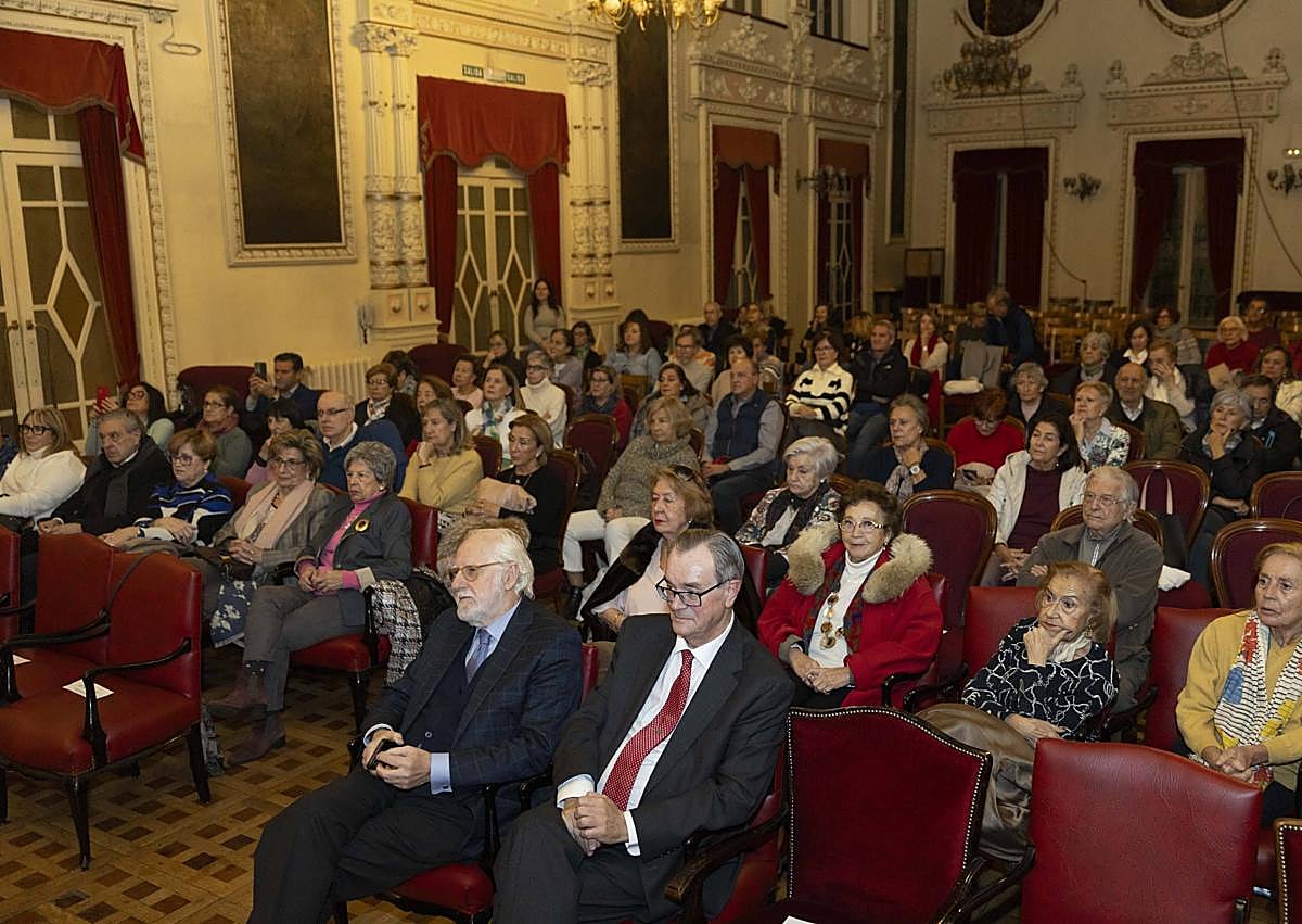 Imagen secundaria 1 - Marta Robles descubre el lado más vulnerable de su detective Roures