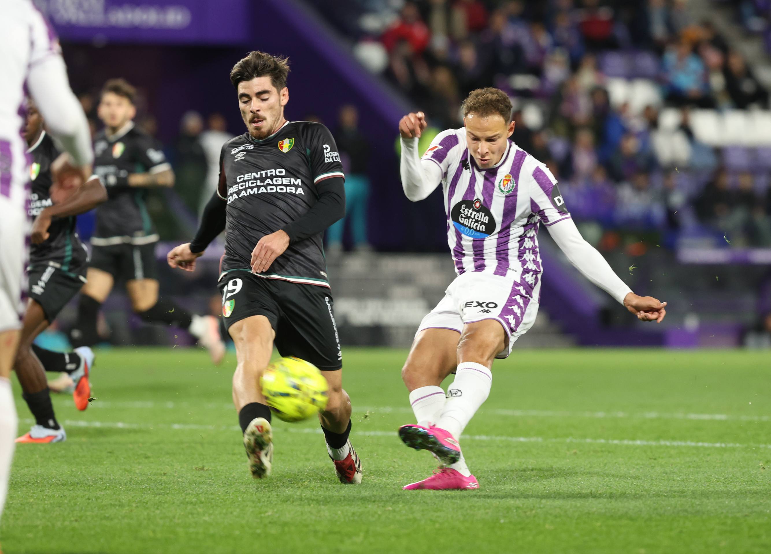 La derrota del Pucela ante el Estrela Amadora, en imágenes