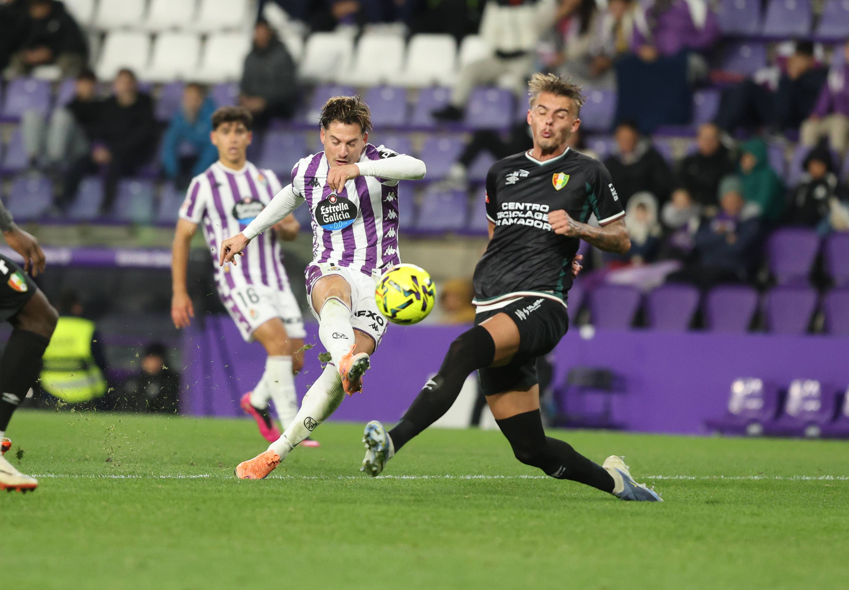 La derrota del Pucela ante el Estrela Amadora, en imágenes
