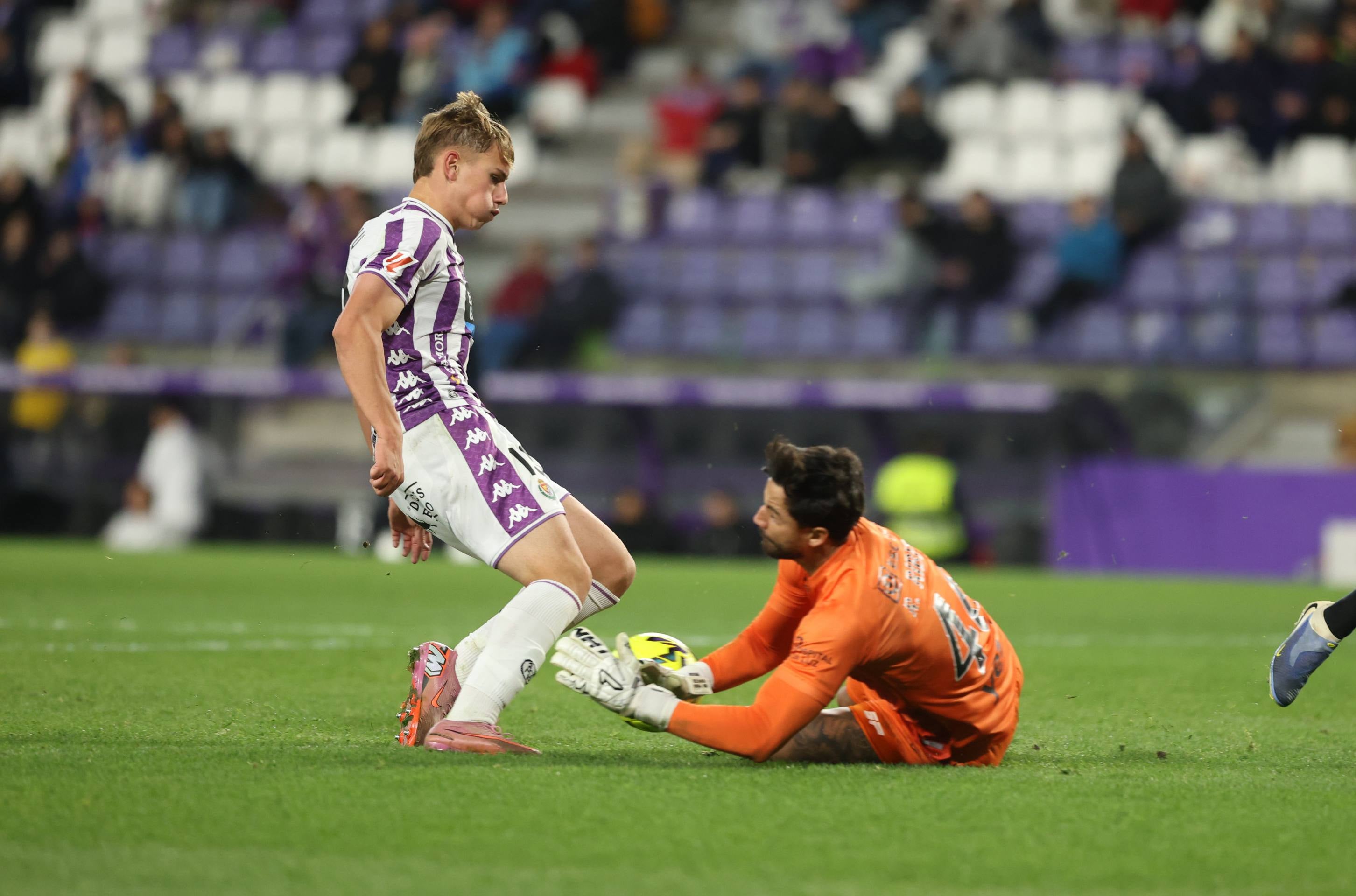 La derrota del Pucela ante el Estrela Amadora, en imágenes