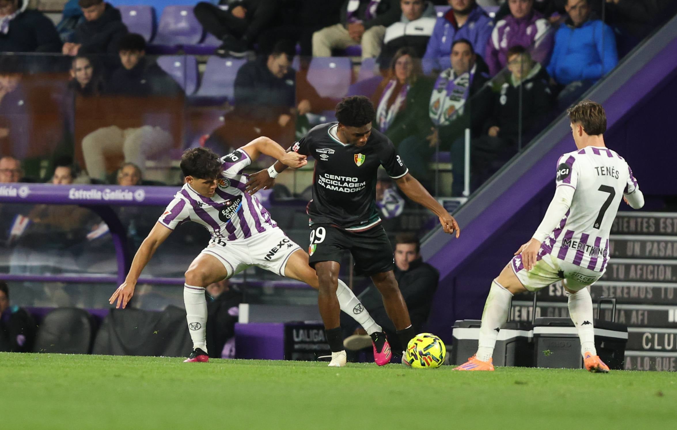 La derrota del Pucela ante el Estrela Amadora, en imágenes