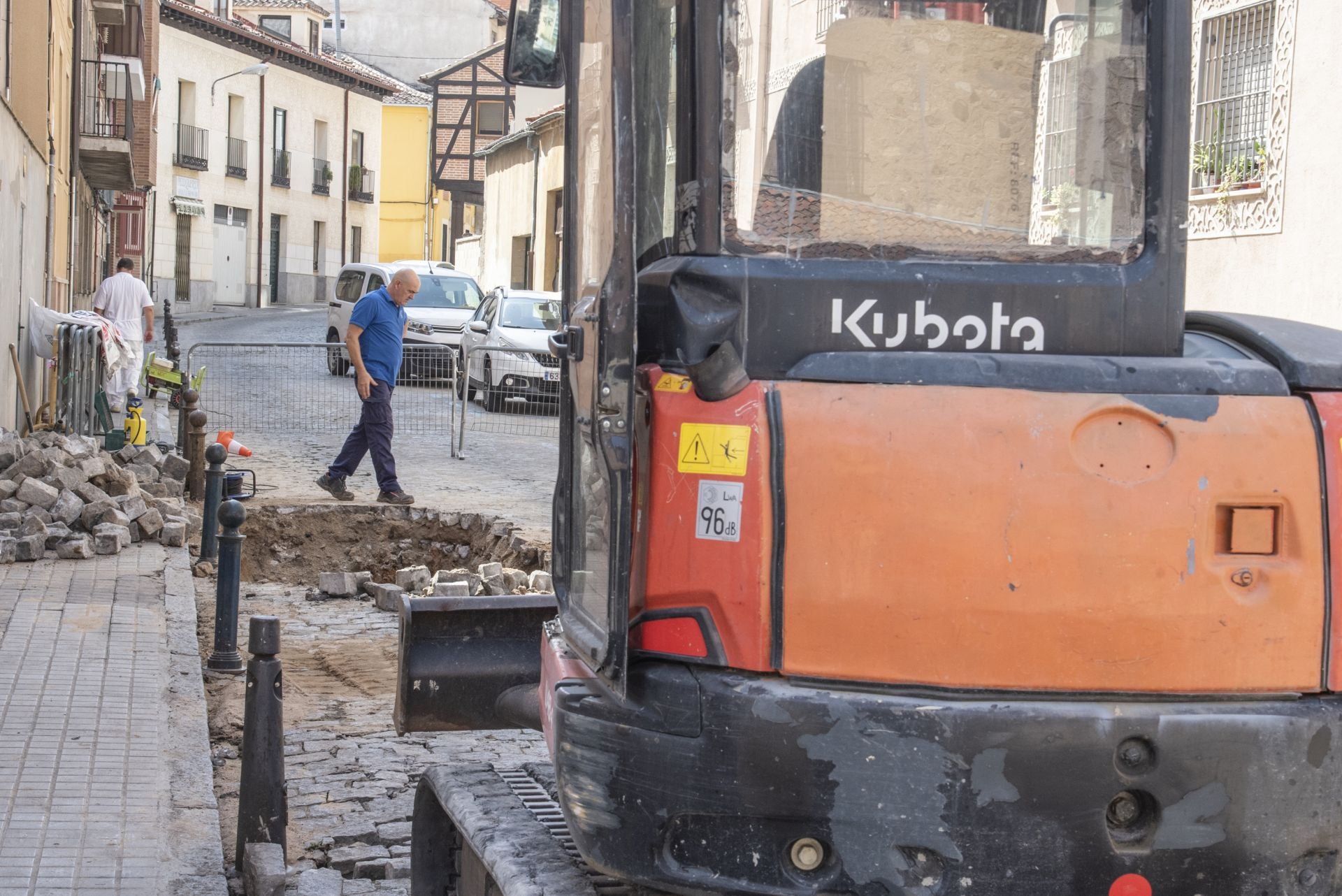 Reparación de una de las últimas averías en la calle de La Plata.
