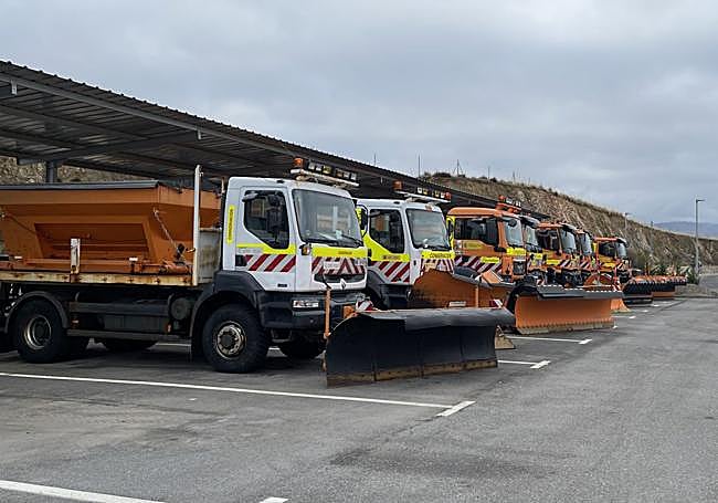 Máquinas quitanieves del Gobierno central en Segovia.