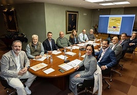 Los miembros del jurado durante la reunión en la que se determinaron los ganadores.
