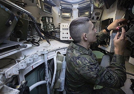 Las imágenes de la formación militar en Valladolid, que celebra el 175 aniversario de la academia