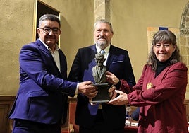 Entrega del Premio Agapito Marazuela al Centro de Interpretación del Folklore de San Pedro de Gaíllos.