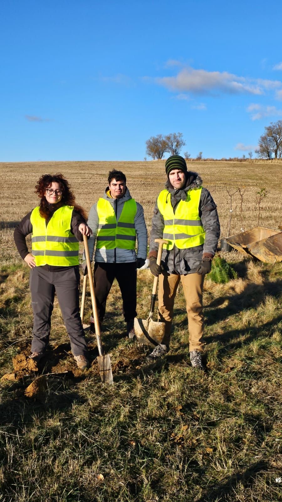 En imagénes la jornada de reforestación celebrada en Villacarralón