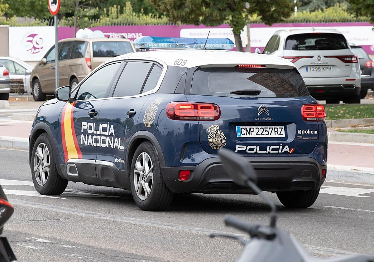 Un coche de la Policía Nacional, en una imagen de archivo.