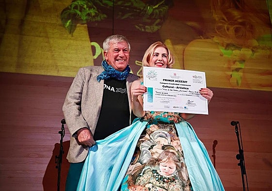 Rosana Largo recibe el primer premio en la categoría de Creatividad Cultural Artística de la Copa España Creativa 2025, este pasado fin de semana en Córdoba.